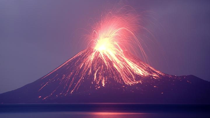 Anak Krakatau Meletus, Abu Vulkanik Cecah 50,000 Kaki