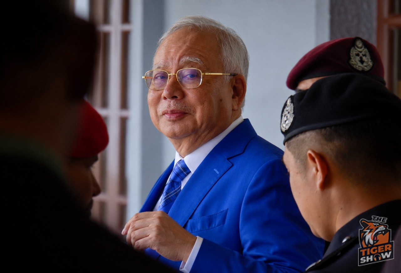 Agong perkenan pengampunan bersyarat, Najib jalani baki hukuman dalam tahanan rumah